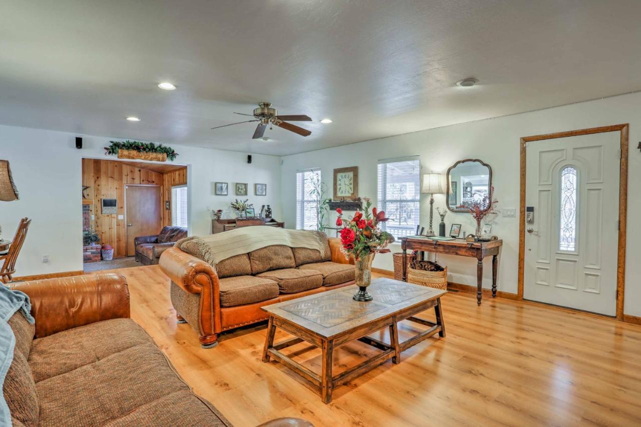 Lakeside Home With Game Room, Yard, Deck And Fireplace Pinetop-Lakeside Esterno foto